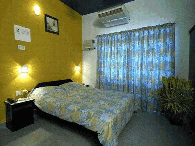 Libton Manor Hotel Candolim Bagian luar foto