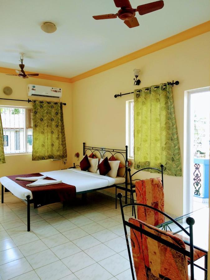 Libton Manor Hotel Candolim Bagian luar foto