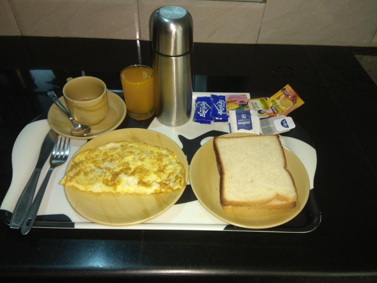 Libton Manor Hotel Candolim Bagian luar foto